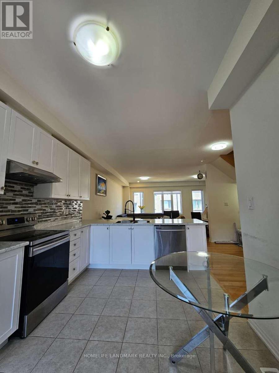 22 Vantage Loop, Newmarket, Ontario  L3X 0K6 - Photo 30 - N13037794