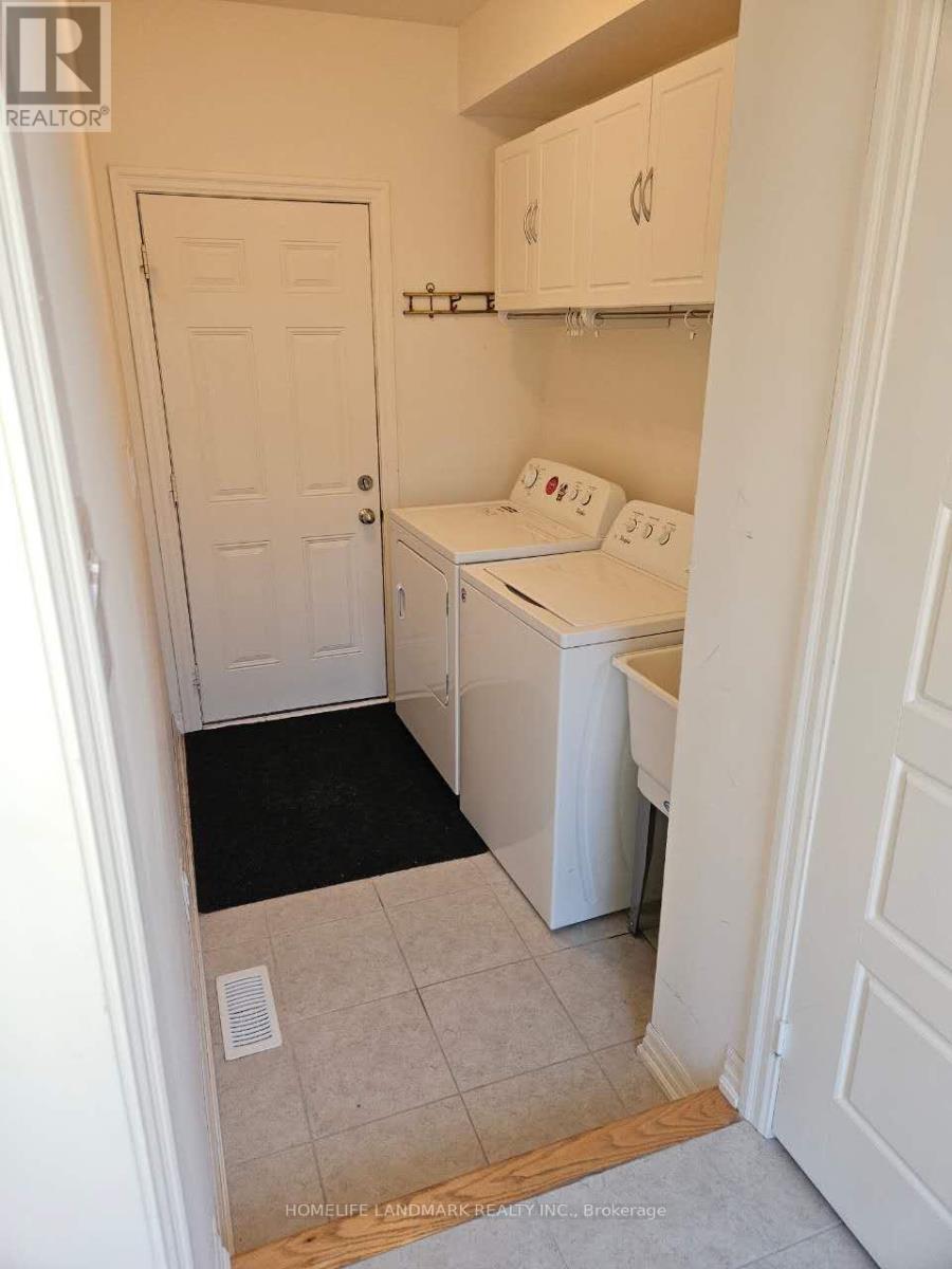 22 Vantage Loop, Newmarket, Ontario  L3X 0K6 - Photo 8 - N13037794