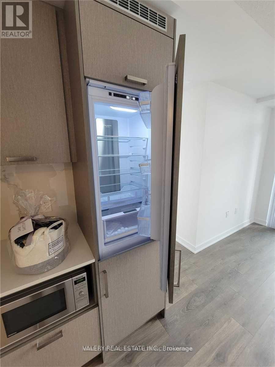 816 - 38 Honeycrisp Crescent N, Vaughan, Ontario  L4K 0M8 - Photo 13 - N13037808