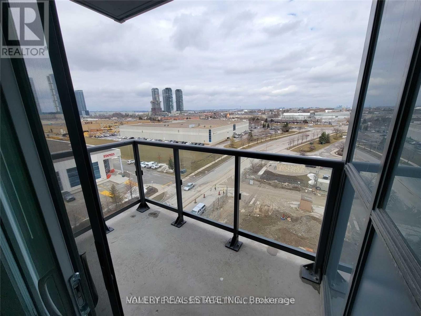 816 - 38 Honeycrisp Crescent N, Vaughan, Ontario  L4K 0M8 - Photo 2 - N13037808