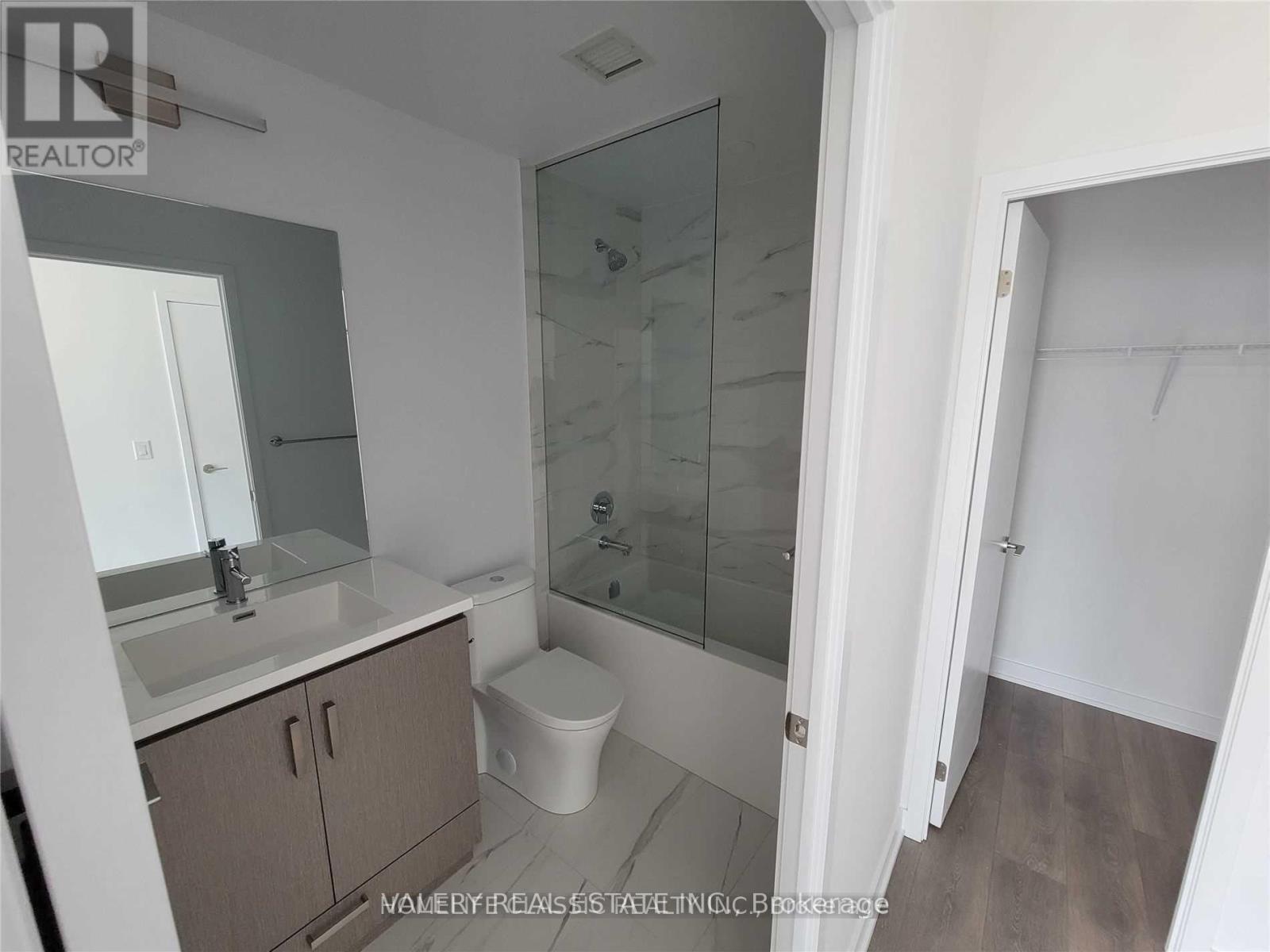 816 - 38 Honeycrisp Crescent N, Vaughan, Ontario  L4K 0M8 - Photo 6 - N13037808