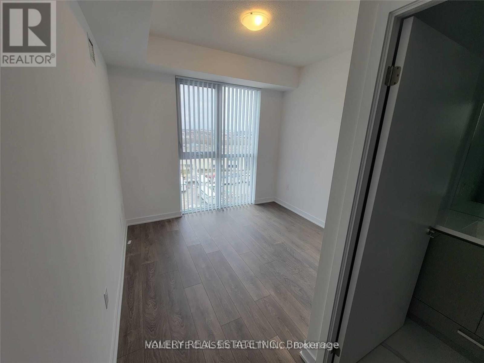 816 - 38 Honeycrisp Crescent N, Vaughan, Ontario  L4K 0M8 - Photo 8 - N13037808