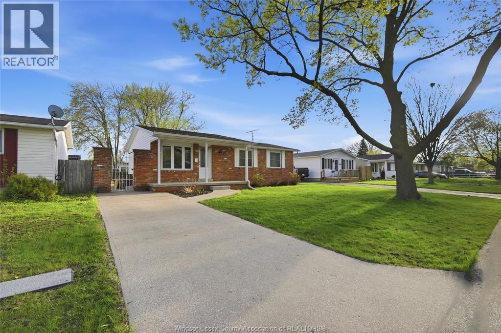 10395 Caledon Court, Windsor, Ontario  N8R 1C7 - Photo 3 - 26009067