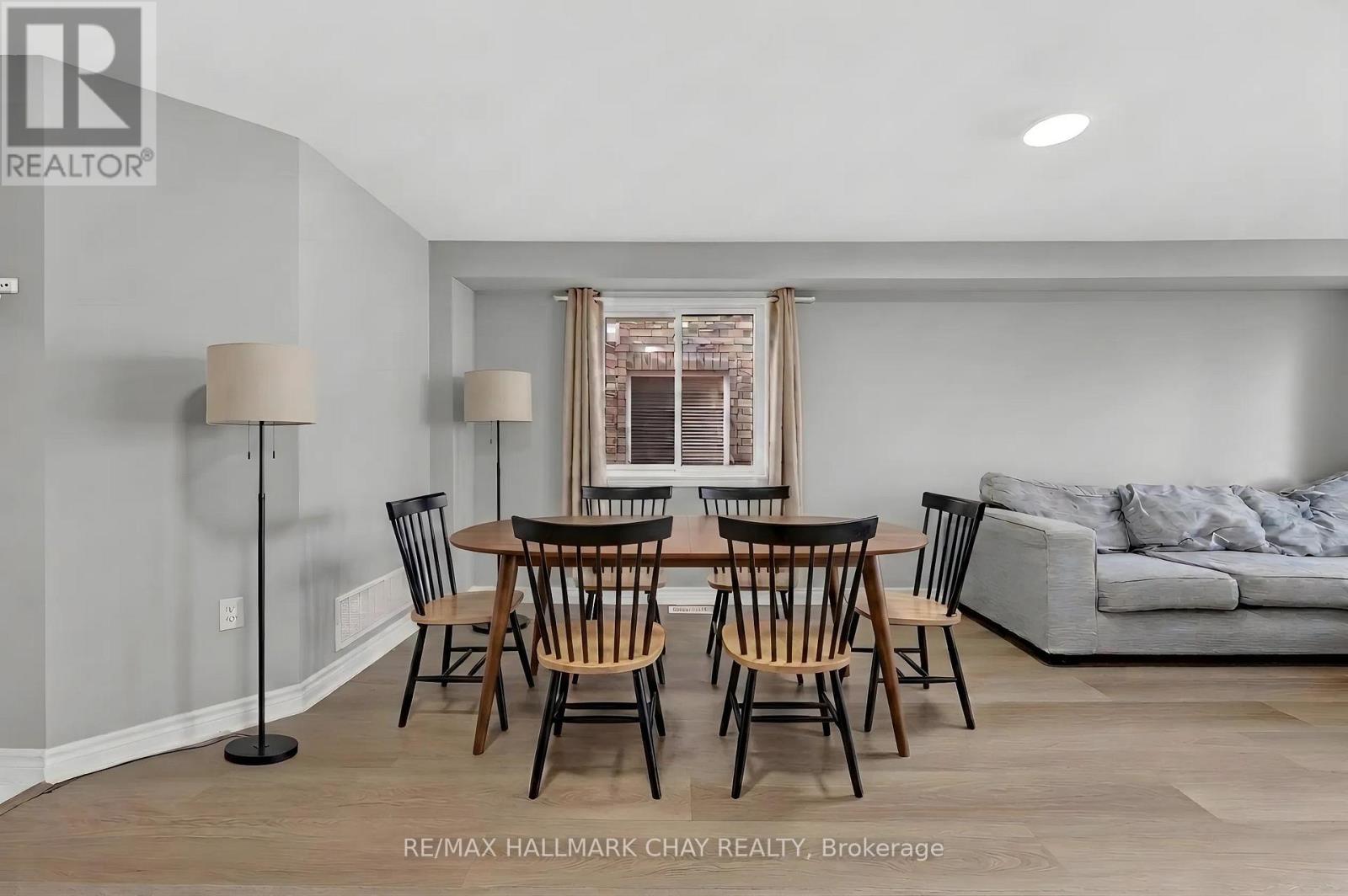 37 Majesty Boulevard, Barrie (Innis-Shore), Ontario  L4M 7K3 - Photo 12 - S13037744