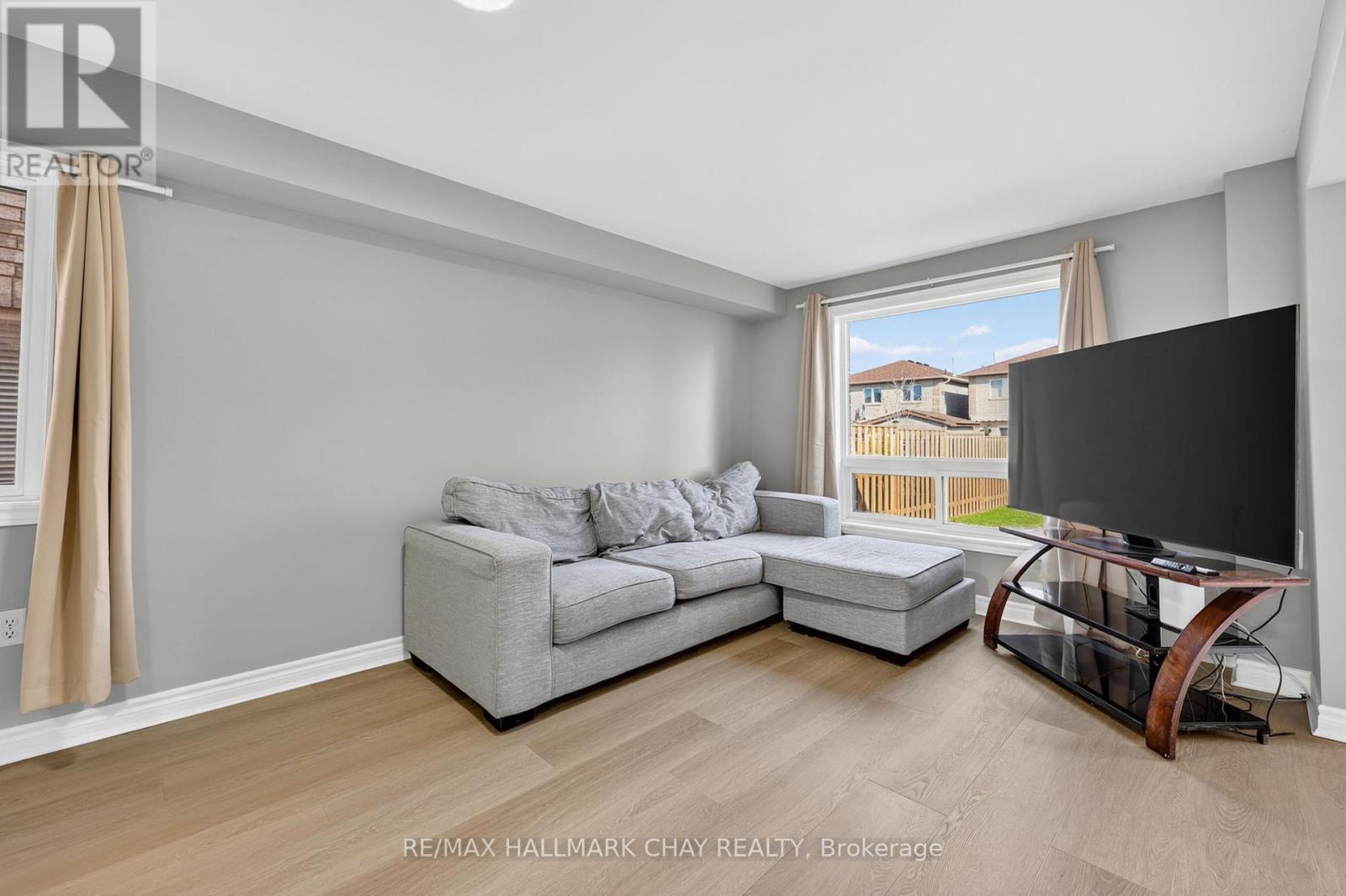 37 Majesty Boulevard, Barrie (Innis-Shore), Ontario  L4M 7K3 - Photo 15 - S13037744