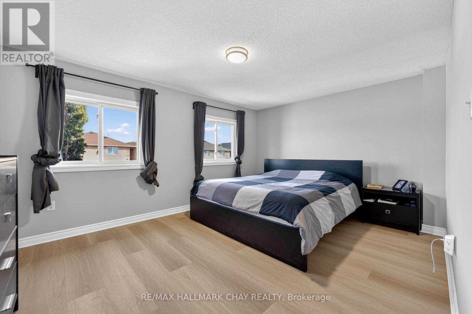 37 Majesty Boulevard, Barrie (Innis-Shore), Ontario  L4M 7K3 - Photo 19 - S13037744