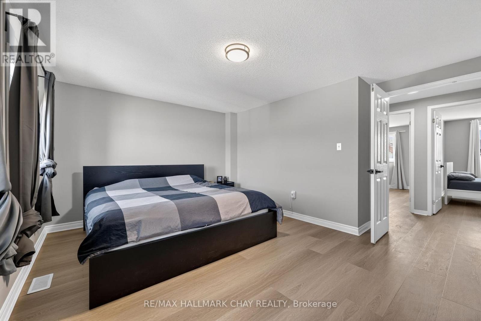 37 Majesty Boulevard, Barrie (Innis-Shore), Ontario  L4M 7K3 - Photo 20 - S13037744