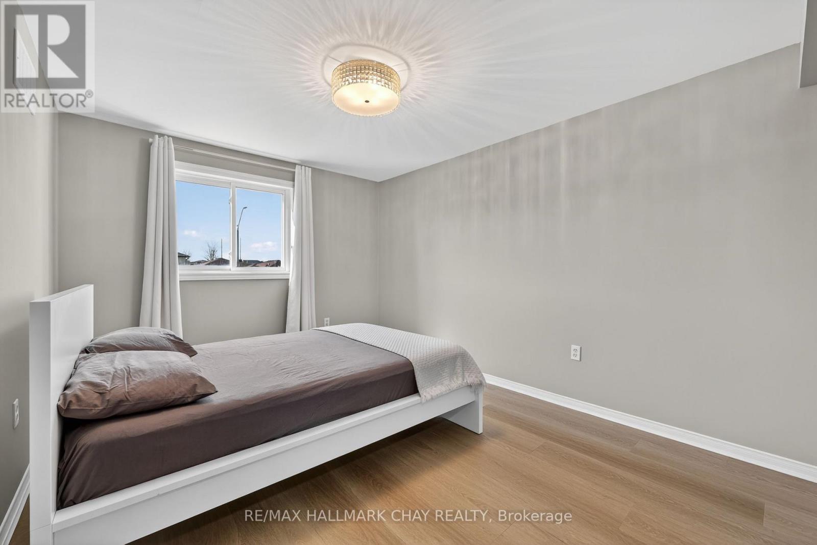 37 Majesty Boulevard, Barrie (Innis-Shore), Ontario  L4M 7K3 - Photo 22 - S13037744