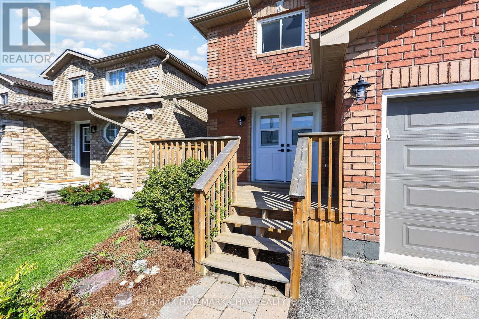 37 Majesty Boulevard, Barrie (Innis-Shore), Ontario  L4M 7K3 - Photo 4 - S13037744