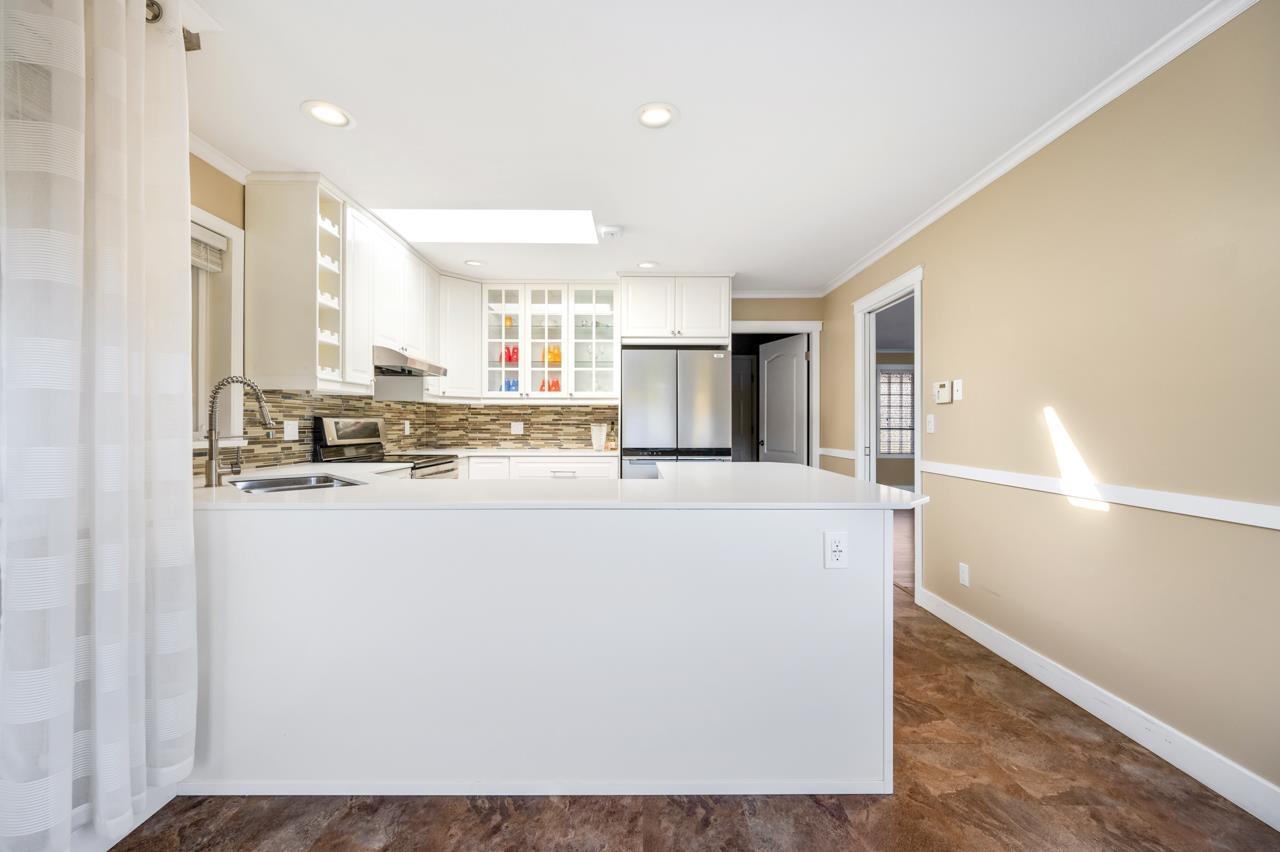 1071 King George Boulevard, Surrey, British Columbia  V4A 9S7 - Photo 10 - R3115265