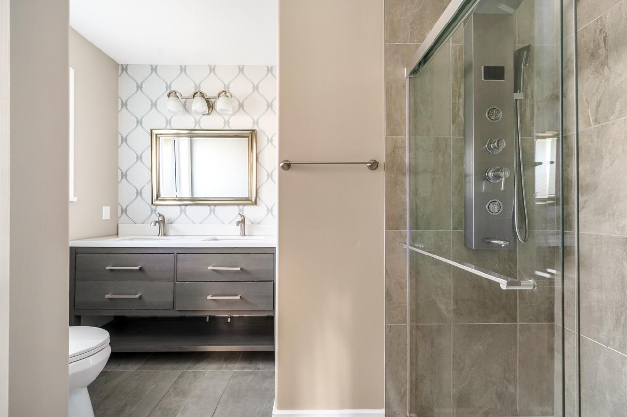 1071 King George Boulevard, Surrey, British Columbia  V4A 9S7 - Photo 18 - R3115265