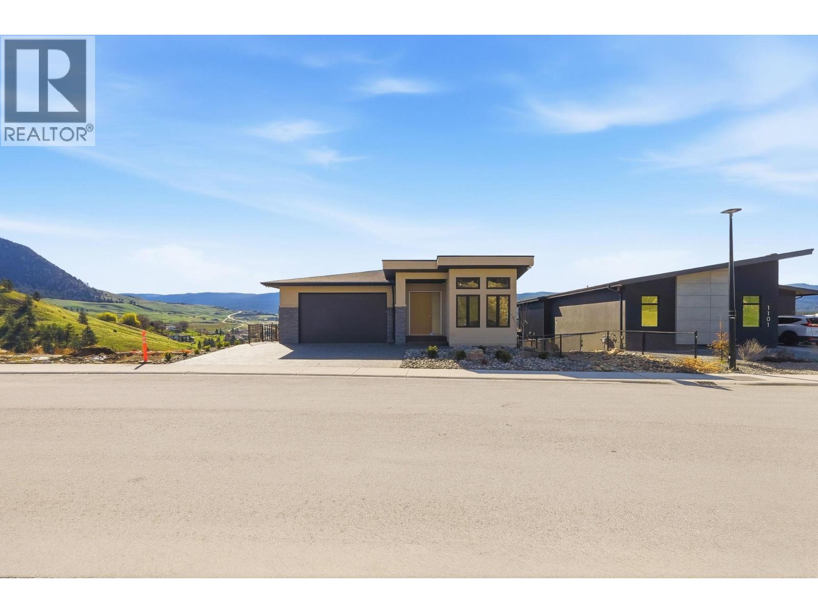 1087 Carnoustie Drive, Kelowna, British Columbia  V1P 0A3 - Photo 2 - 10384696