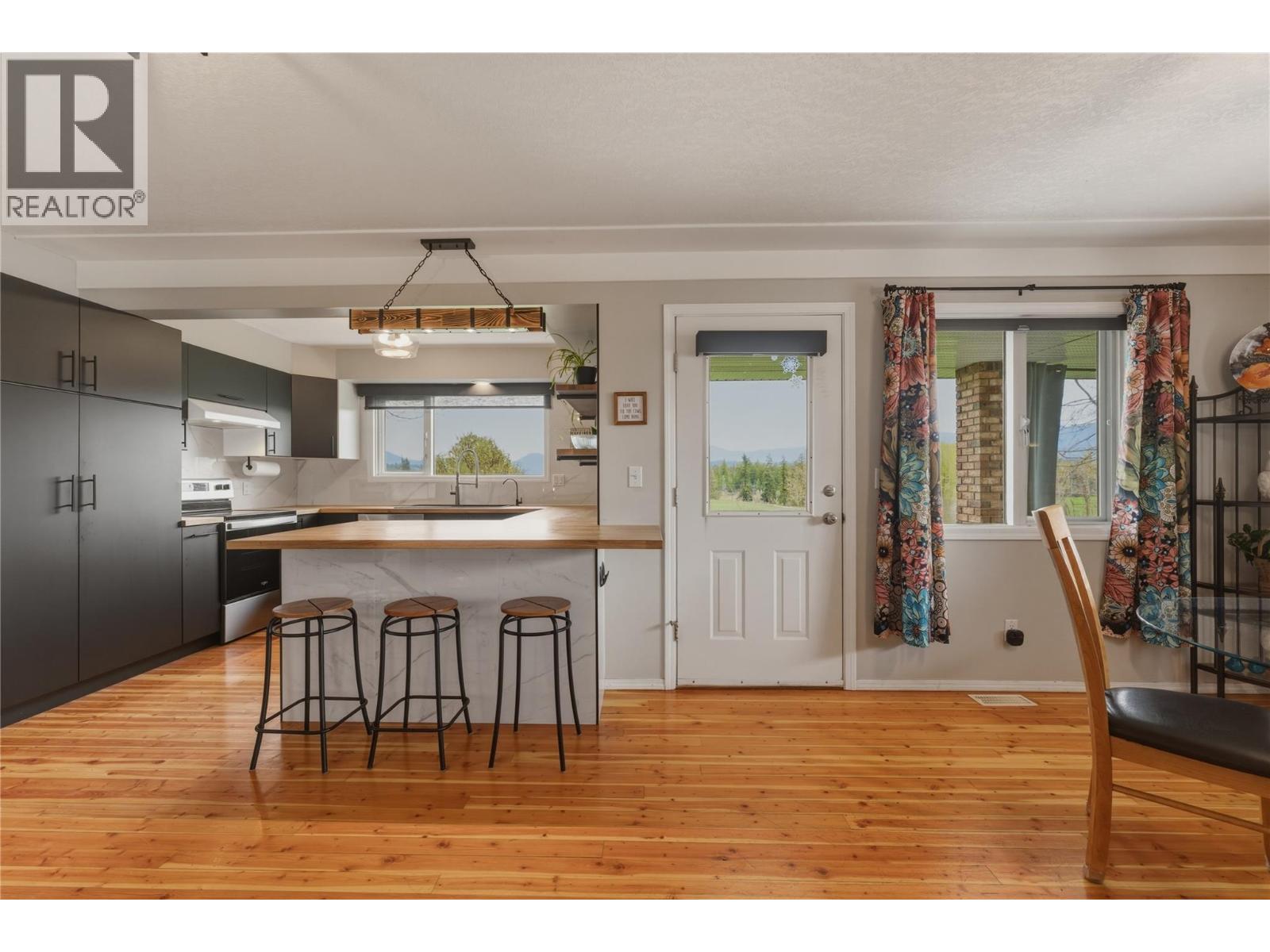 5271 Pyott Road, Spallumcheen, British Columbia  V4Y 0M6 - Photo 12 - 10380489