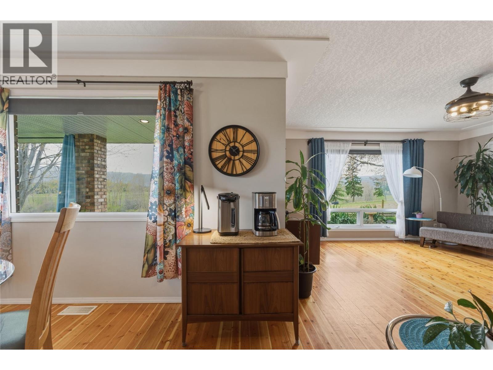 5271 Pyott Road, Spallumcheen, British Columbia  V4Y 0M6 - Photo 14 - 10380489