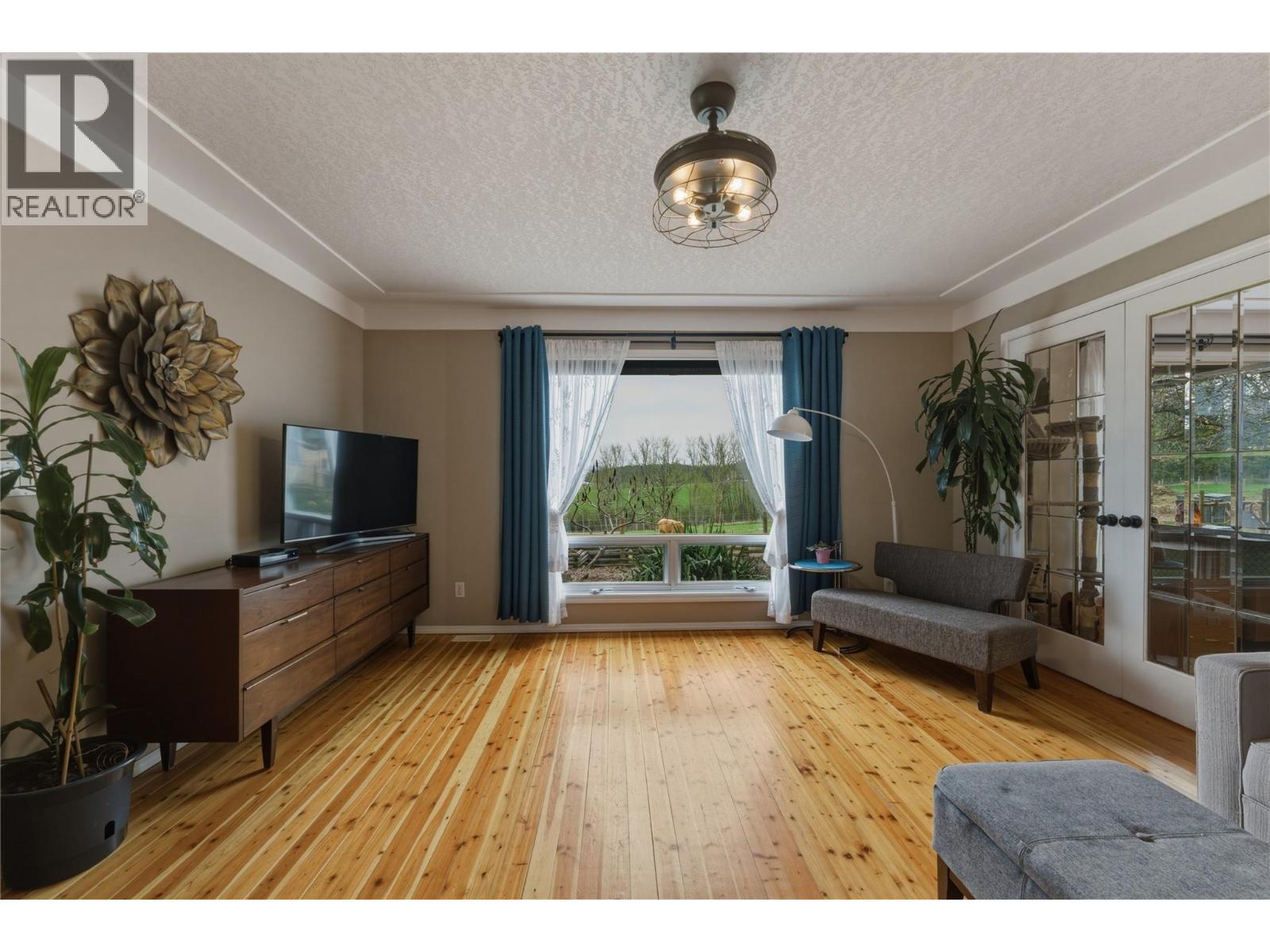 5271 Pyott Road, Spallumcheen, British Columbia  V4Y 0M6 - Photo 16 - 10380489