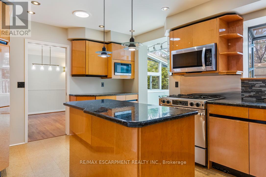 1443 Birchwood Drive, Mississauga, Ontario  L5J 1T3 - Photo 11 - W13037786