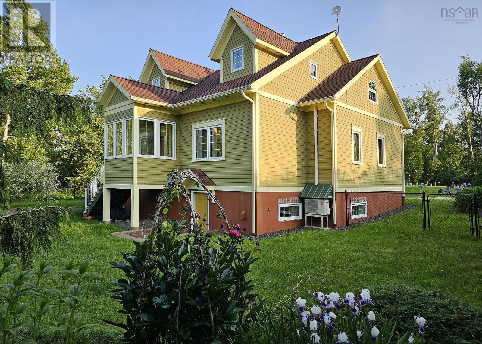 24 Chapel Street, Annapolis Royal, Nova Scotia  B0S 1A0 - Photo 2 - 202515032