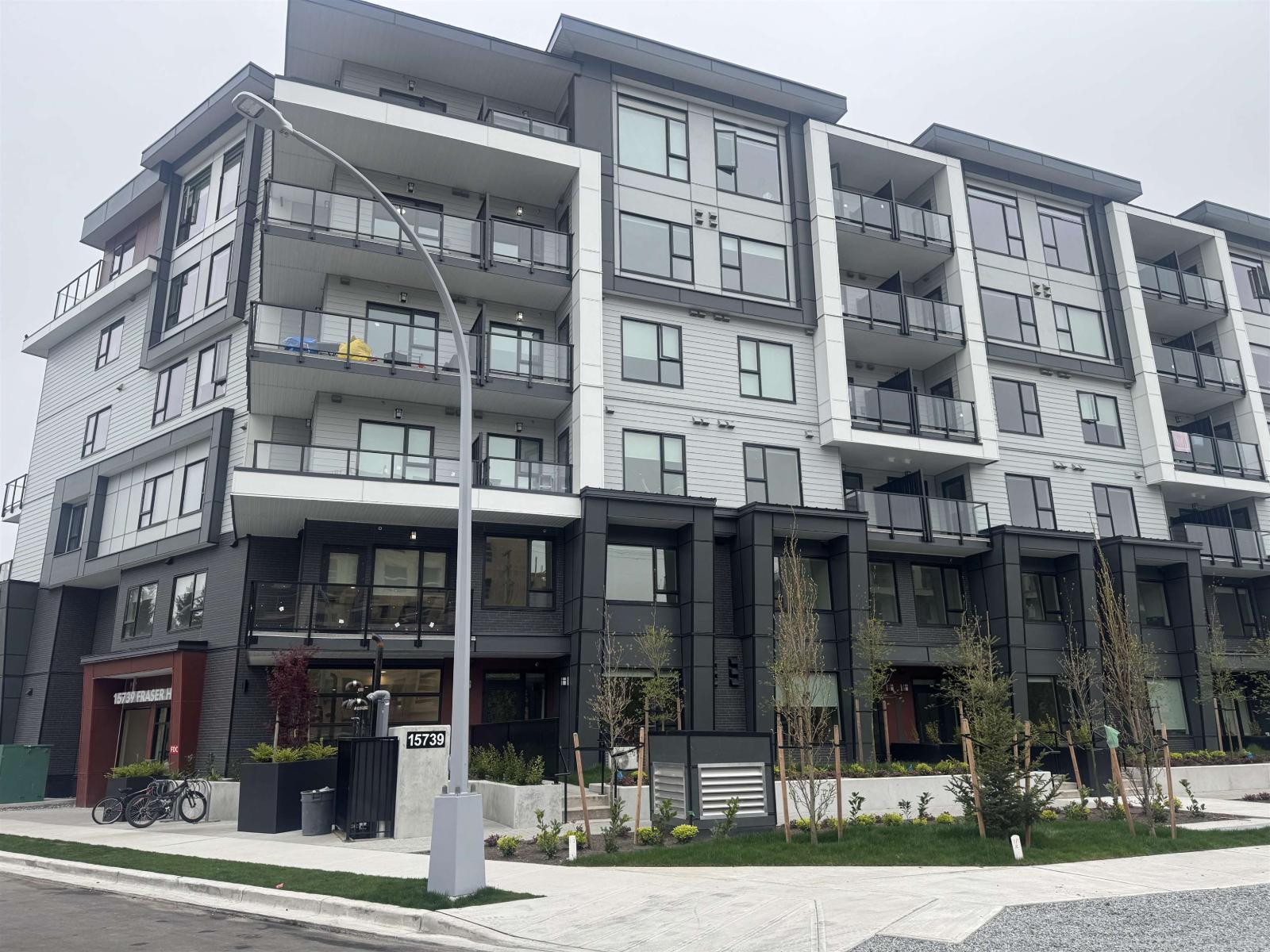 303 15739 Fraser Highway, Surrey, British Columbia  V4N 6Y4 - Photo 2 - R3110527