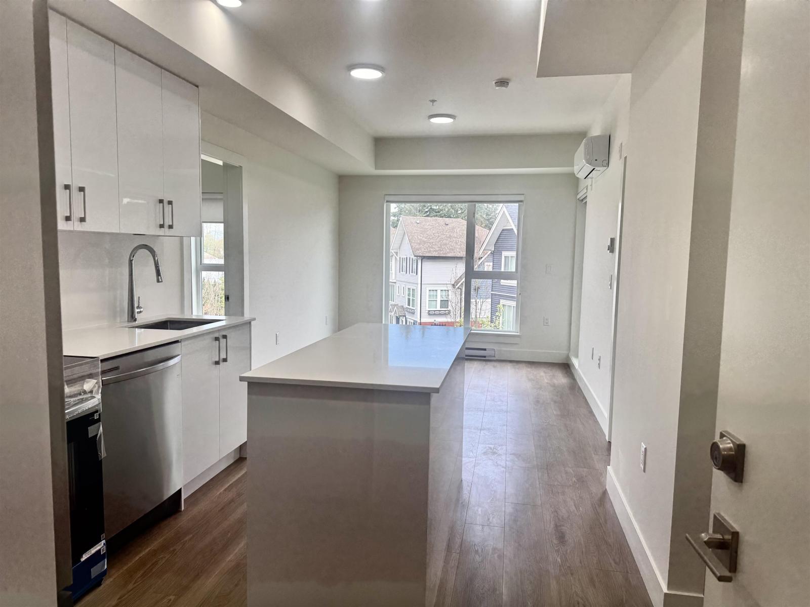 303 15739 Fraser Highway, Surrey, British Columbia  V4N 6Y4 - Photo 4 - R3110527