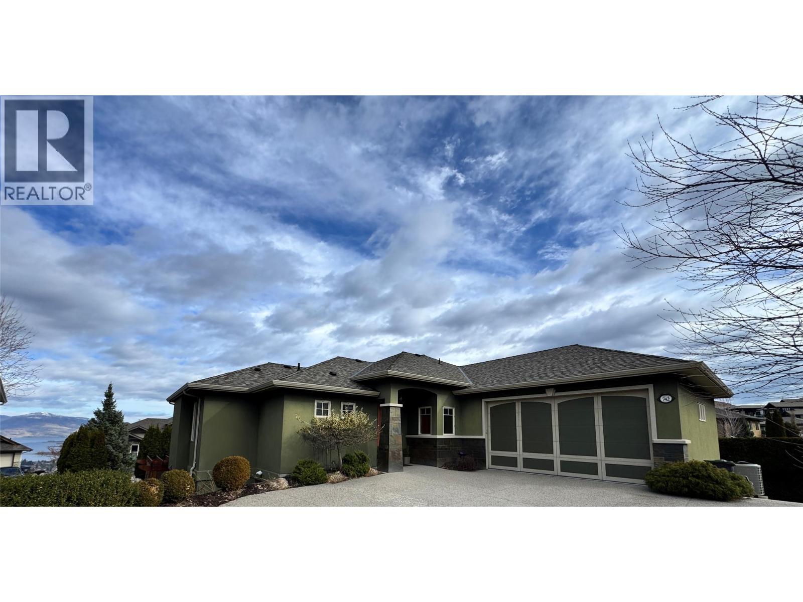 742 Crozier Avenue, Kelowna, British Columbia  V1W 5H4 - Photo 3 - 10378785