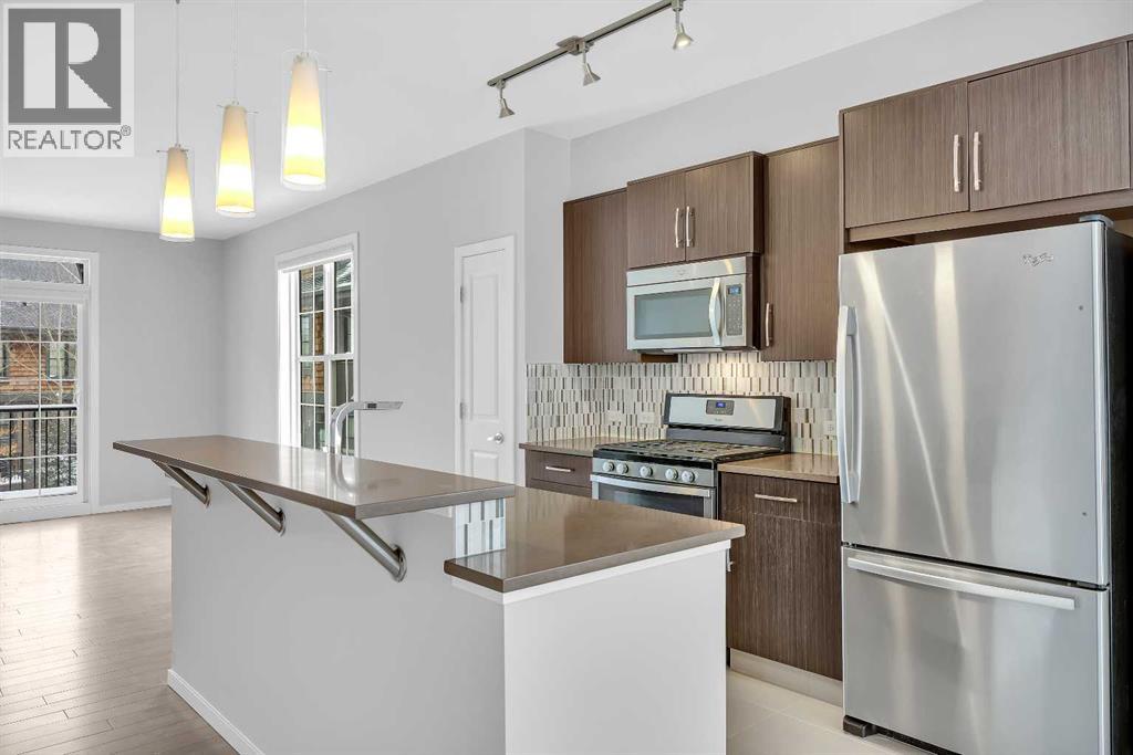 455 Ascot Circle Sw, Calgary, Alberta  T3H 0X3 - Photo 8 - A2287431