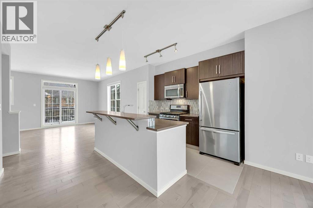 455 Ascot Circle Sw, Calgary, Alberta  T3H 0X3 - Photo 7 - A2287431