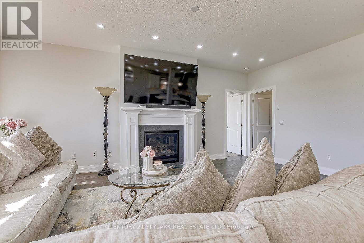 2033 Lockwood Crescent, Strathroy-Caradoc, Ontario  N0L 1W0 - Photo 11 - X13037780