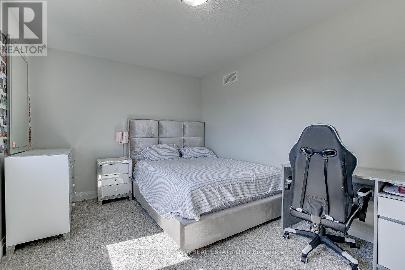 2033 Lockwood Crescent, Strathroy-Caradoc, Ontario  N0L 1W0 - Photo 24 - X13037780