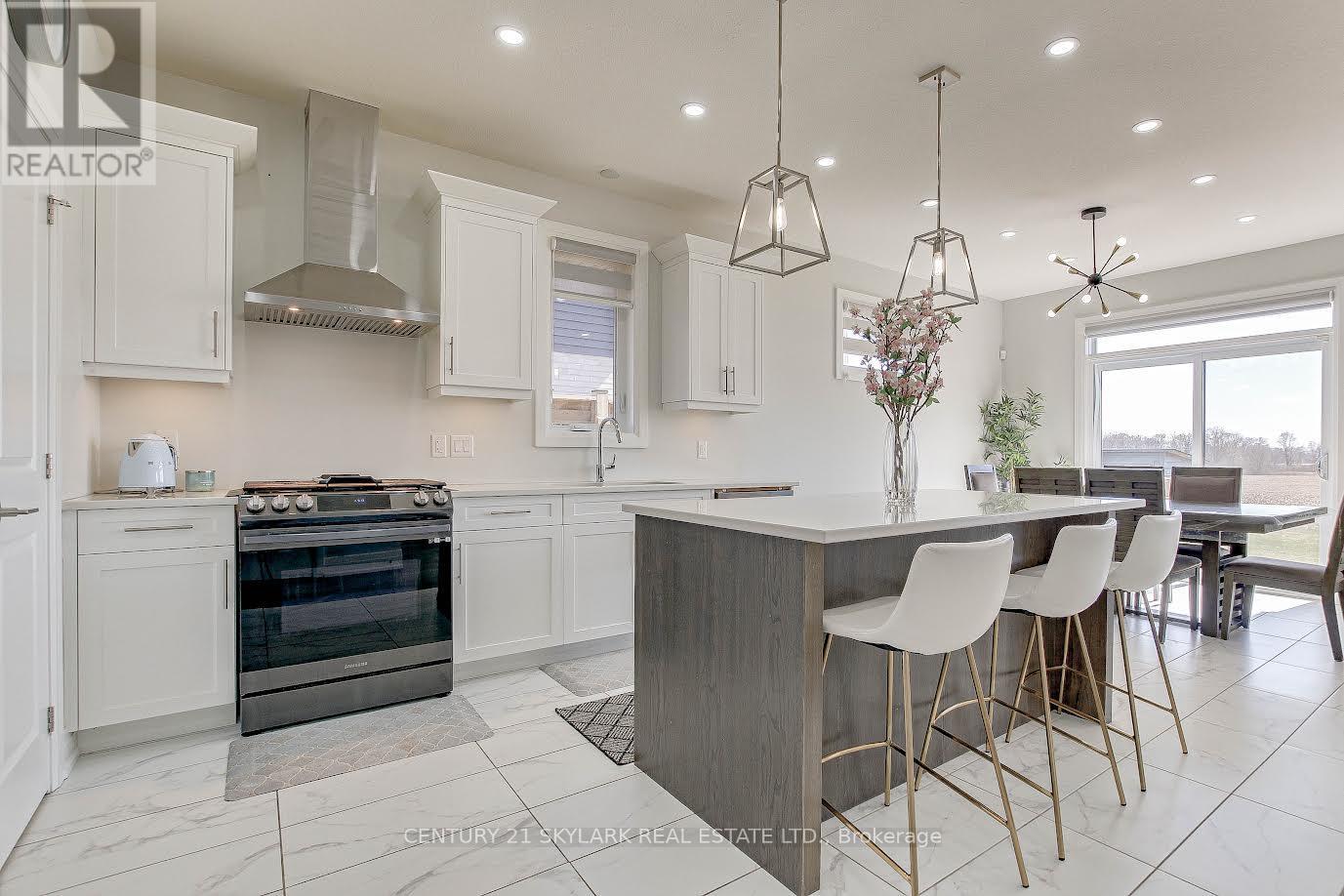 2033 Lockwood Crescent, Strathroy-Caradoc, Ontario  N0L 1W0 - Photo 5 - X13037780