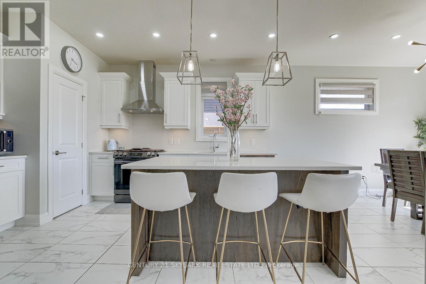 2033 Lockwood Crescent, Strathroy-Caradoc, Ontario  N0L 1W0 - Photo 6 - X13037780