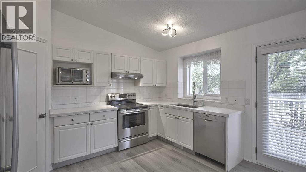 160 Riverstone Crescent SE, Calgary, Alberta  T2C 4A3 - Photo 7 - A2301652