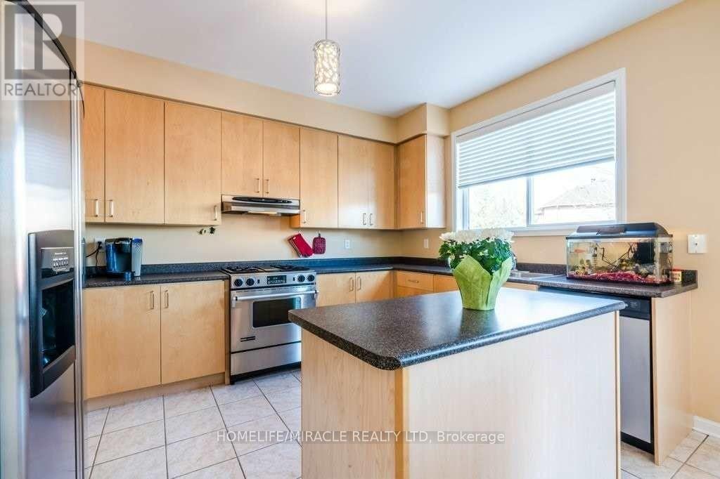 5 Leagrove Street, Brampton, Ontario  L7A 1P2 - Photo 5 - W12783696