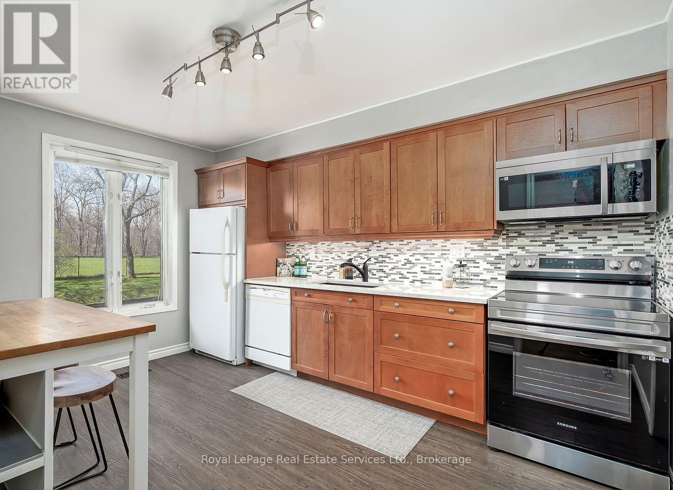 1573 Westminster Place, Burlington, Ontario  L7P 2B4 - Photo 9 - W13037834