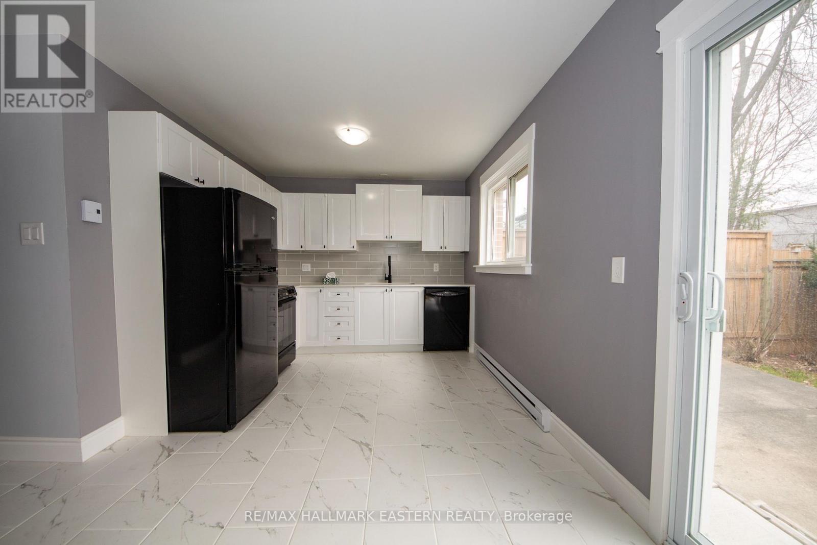 24a Springbrook Drive, Peterborough, Ontario  K9J 1L1 - Photo 7 - X12947408