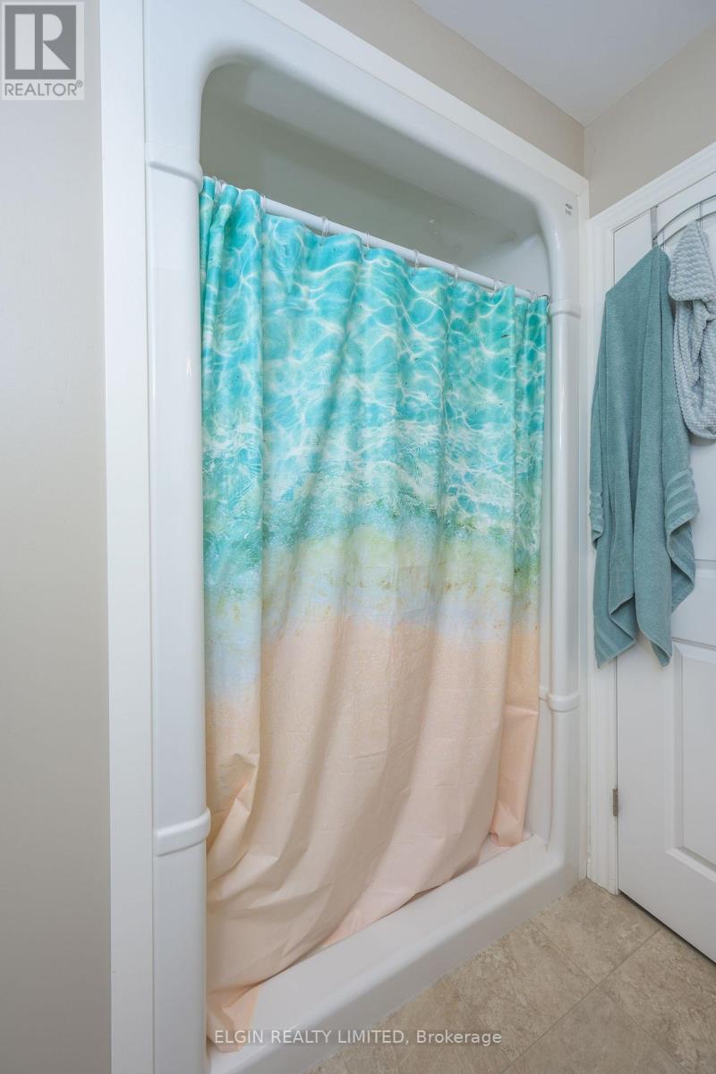 18 Cardinal Court, St. Thomas, Ontario  N5P 0C5 - Photo 11 - X12821854