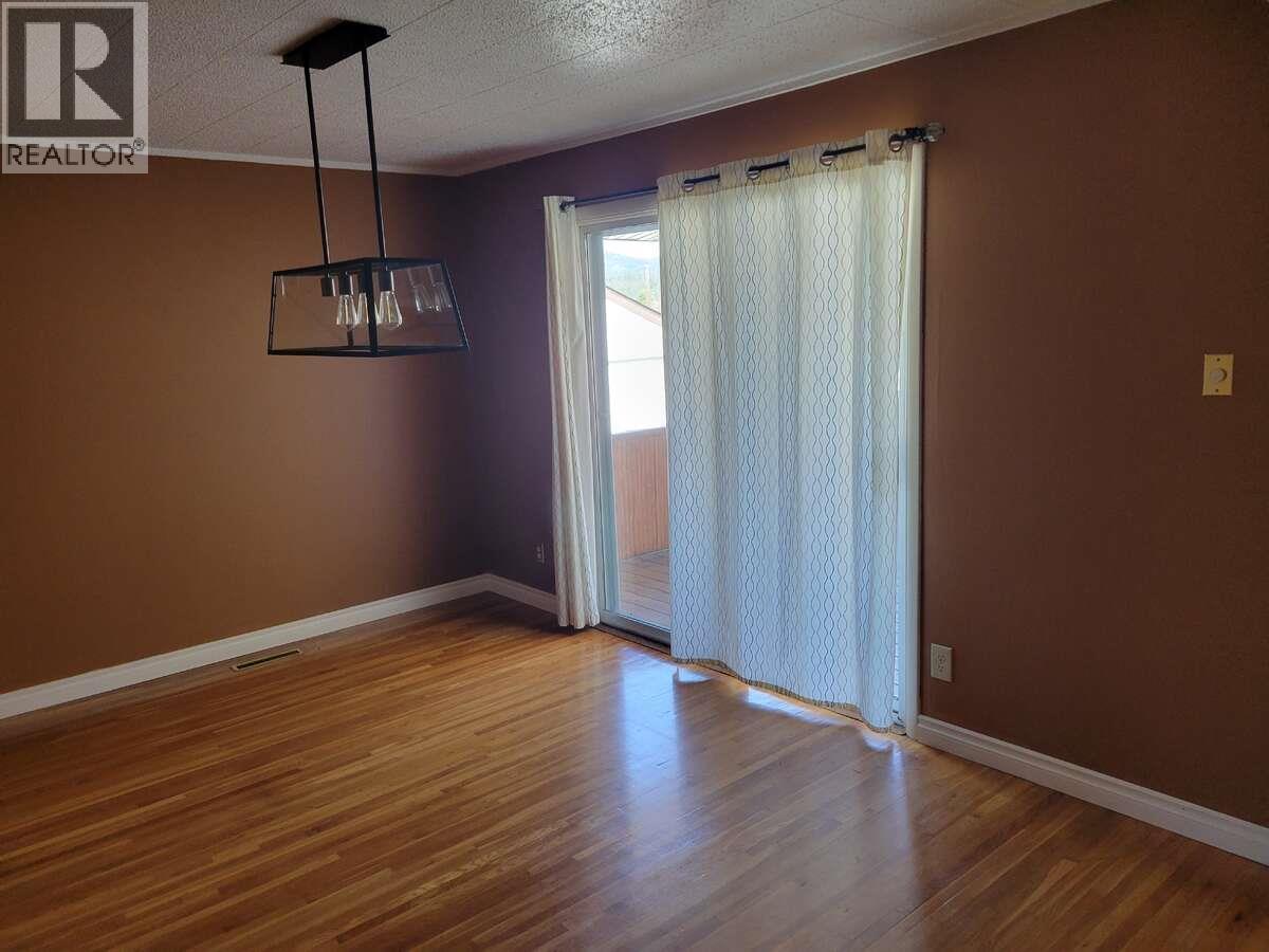 519 6th Street S, Cranbrook, British Columbia  V1C 1L2 - Photo 3 - 10384700