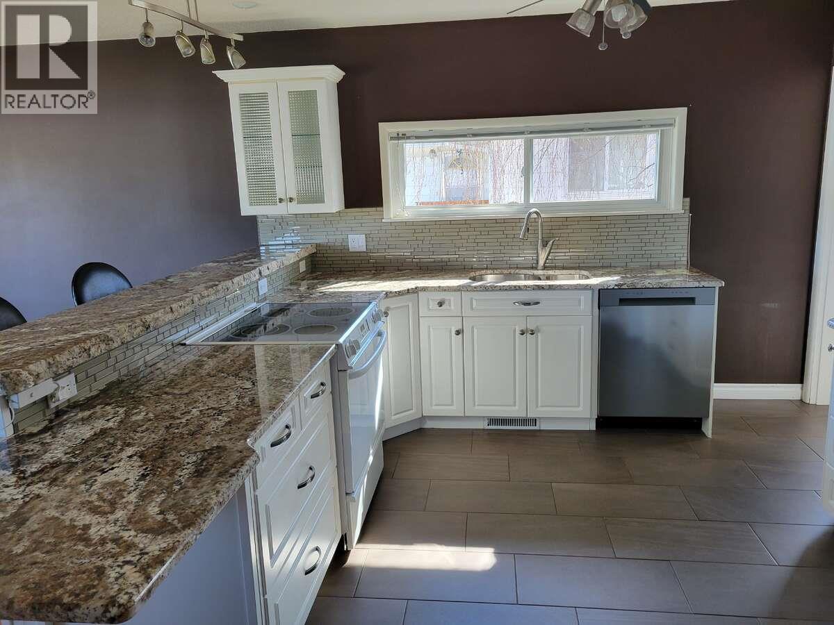 519 6th Street S, Cranbrook, British Columbia  V1C 1L2 - Photo 7 - 10384700