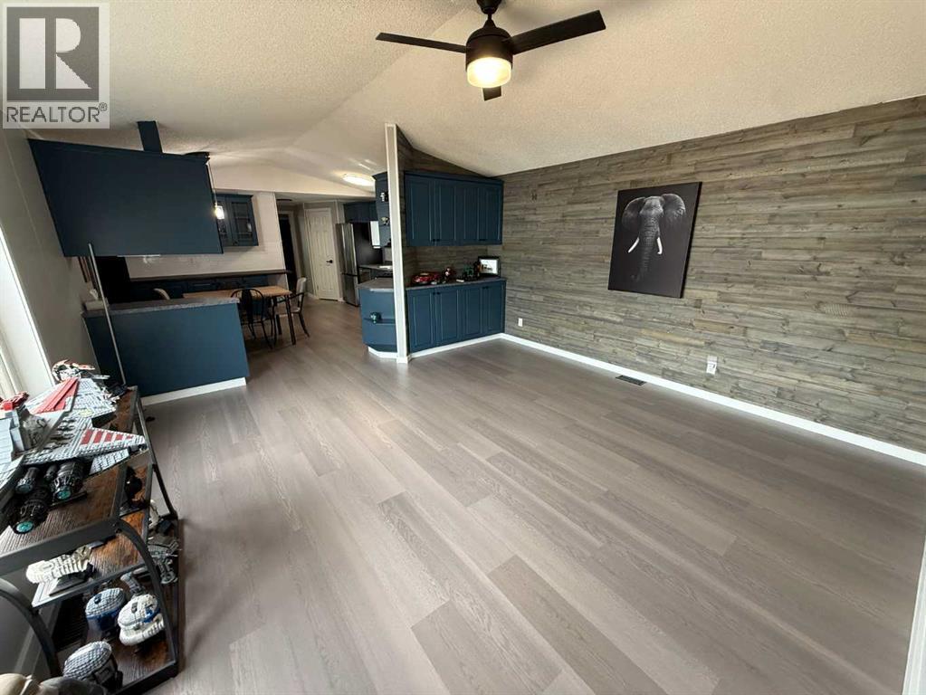 113 Litke Cove, Hinton, Alberta  T7V 1A7 - Photo 2 - A2303635