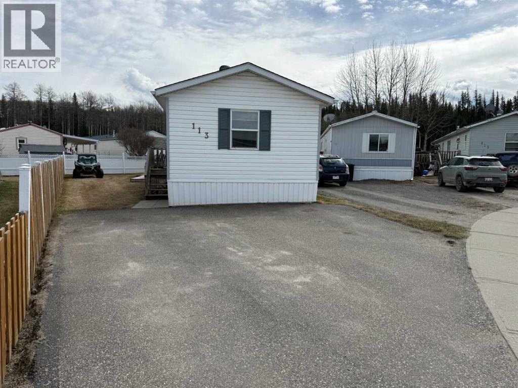 113 Litke Cove, Hinton, Alberta  T7V 1A7 - Photo 1 - A2303635