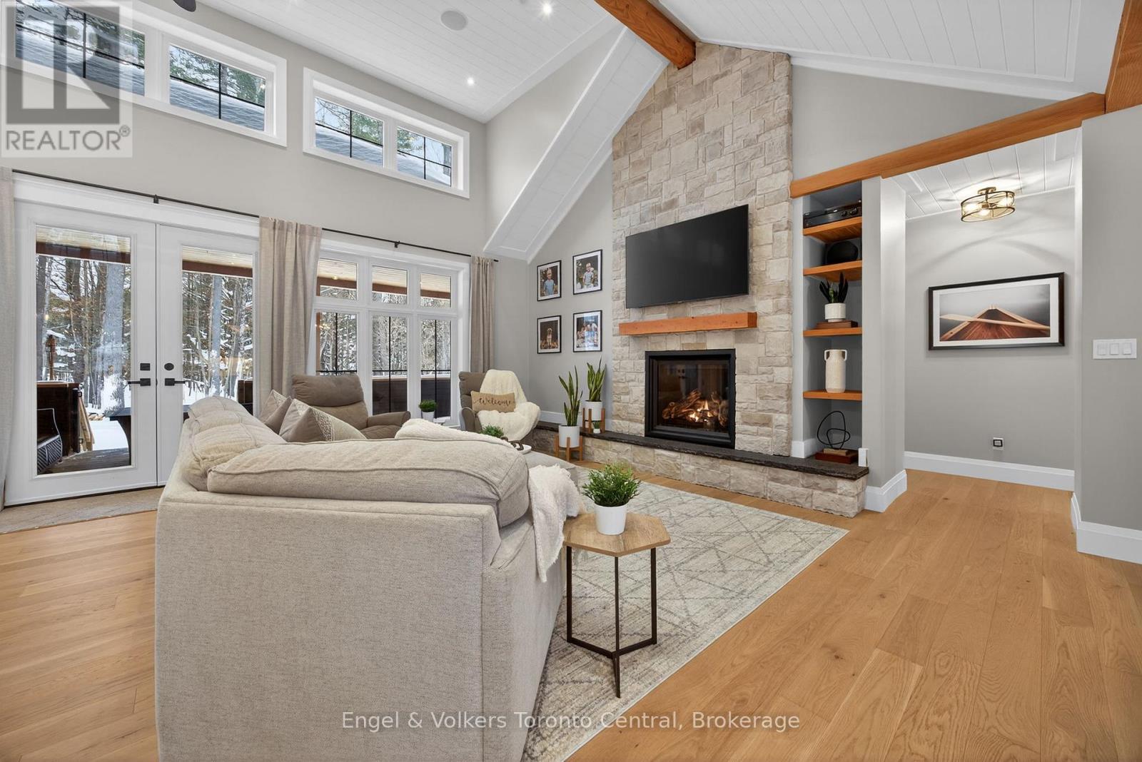 1107 Xavier Street, Gravenhurst, Ontario  P0E 1G0 - Photo 2 - X13037886