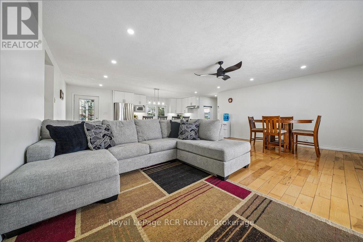 717906 6 Highway, Georgian Bluffs, Ontario  N4K 5N7 - Photo 14 - X13037982