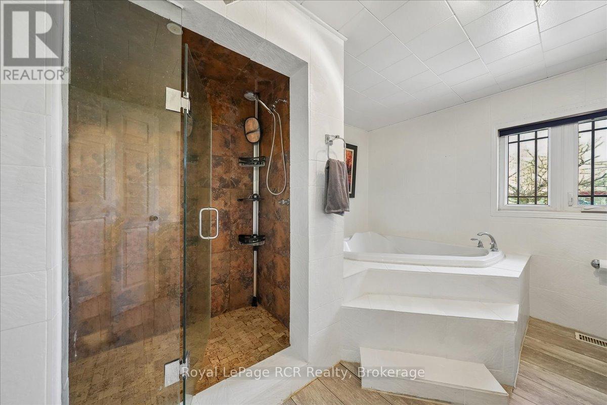 717906 6 Highway, Georgian Bluffs, Ontario  N4K 5N7 - Photo 17 - X13037982