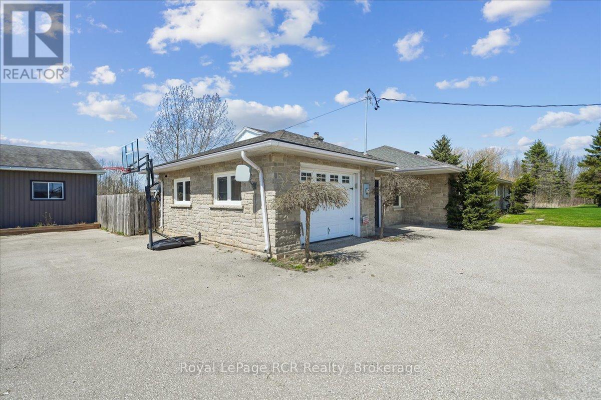 717906 6 Highway, Georgian Bluffs, Ontario  N4K 5N7 - Photo 3 - X13037982