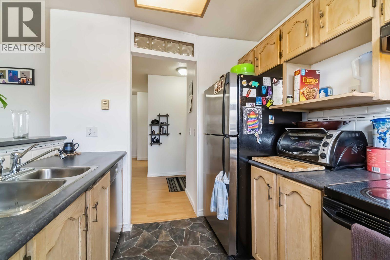 301 99 Begin Street, Coquitlam, British Columbia  V3K 6R5 - Photo 3 - R3115113