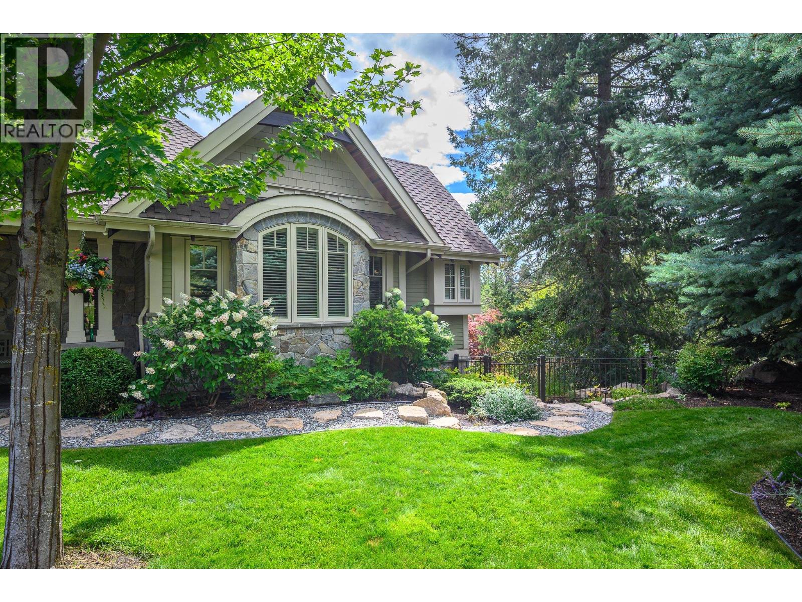 602 Falcon Point Way, Vernon, British Columbia  V1H 2H7 - Photo 10 - 10377407