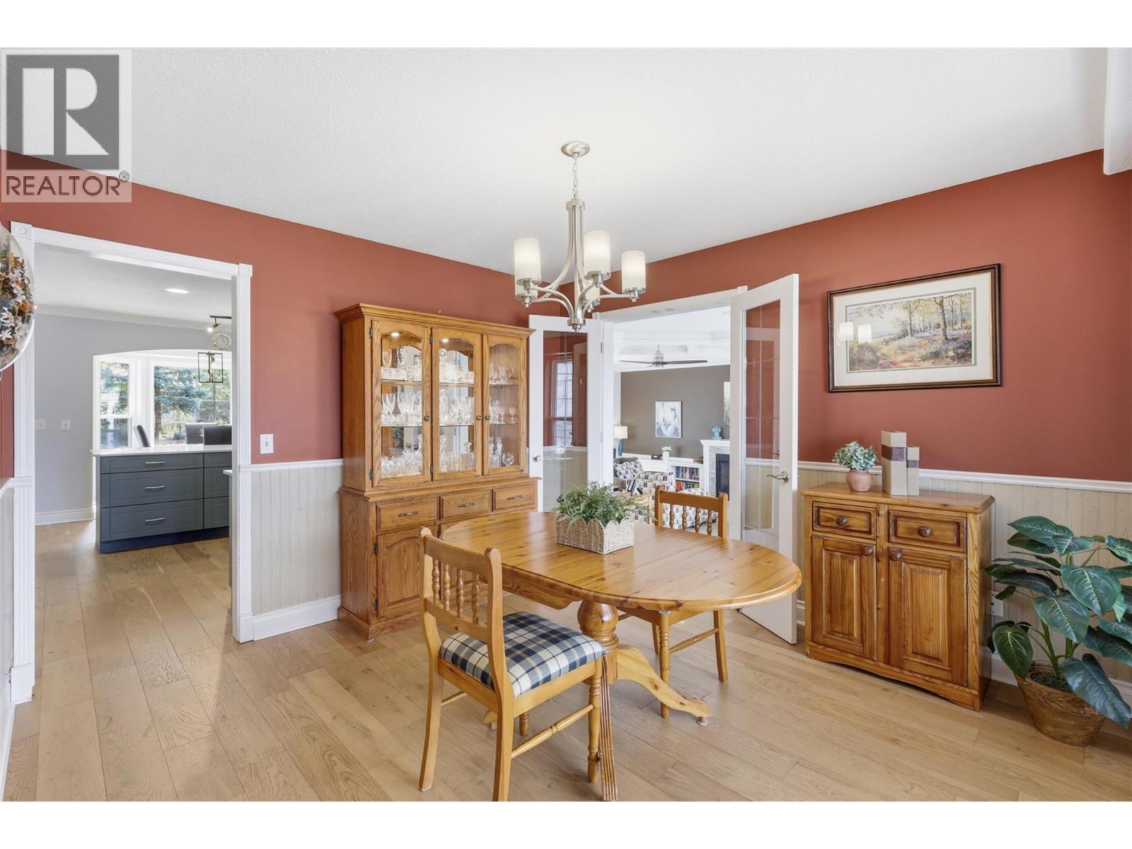 4948 Woodland Court, Kamloops, British Columbia  V2C 6V5 - Photo 5 - 10384490