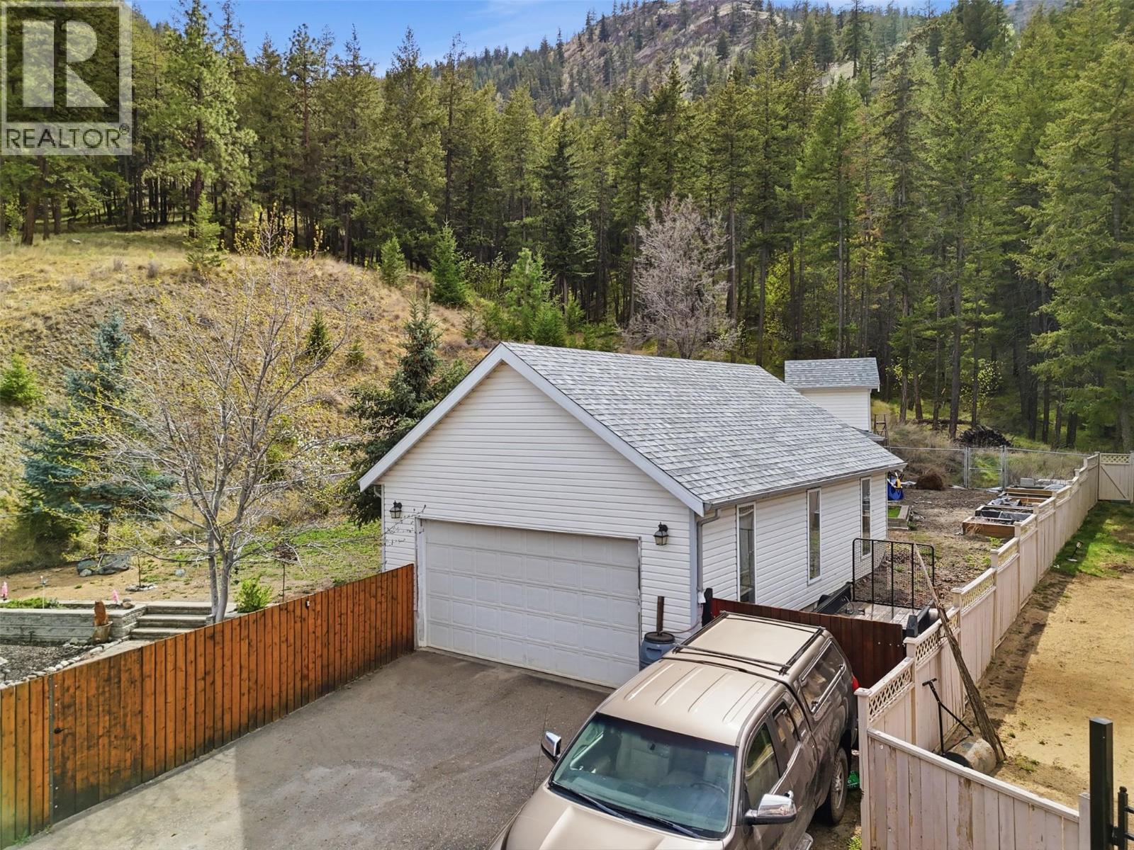 4948 Woodland Court, Kamloops, British Columbia  V2C 6V5 - Photo 33 - 10384490