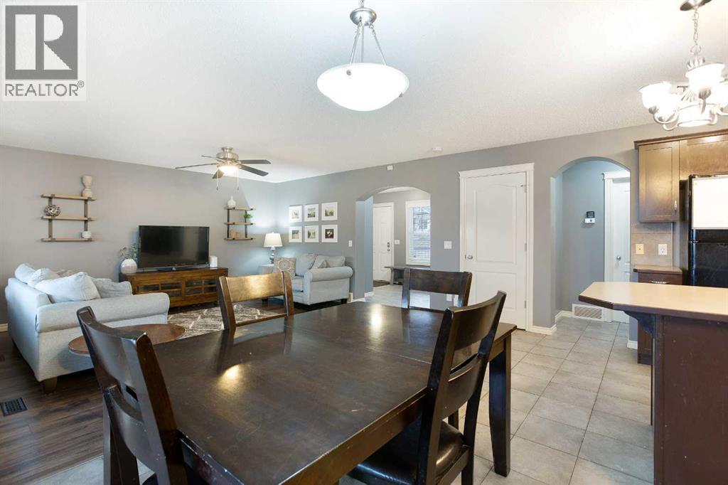 2832 Coopers Manor SW, Airdrie, Alberta  T4B 3J7 - Photo 11 - A2291220