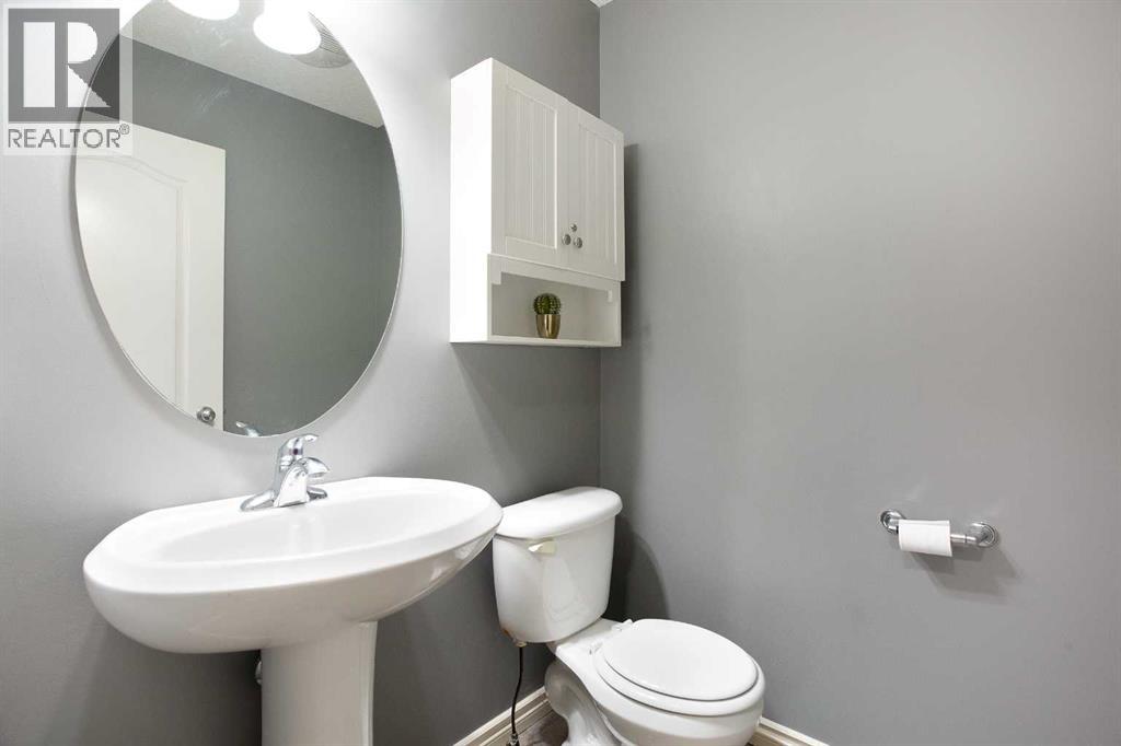 2832 Coopers Manor SW, Airdrie, Alberta  T4B 3J7 - Photo 16 - A2291220