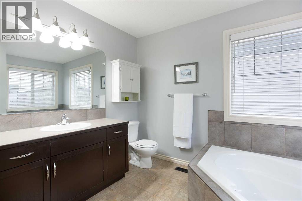 2832 Coopers Manor SW, Airdrie, Alberta  T4B 3J7 - Photo 21 - A2291220